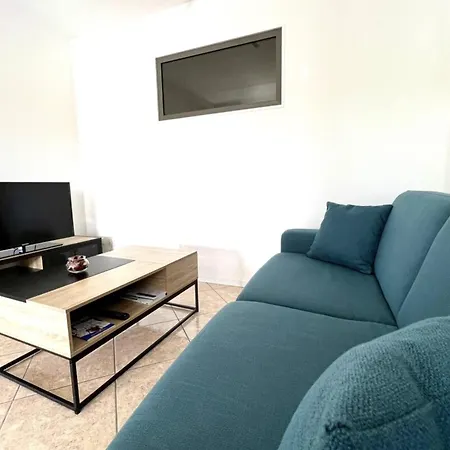 N57 Piscine Petanque Tennis Acces Bandol